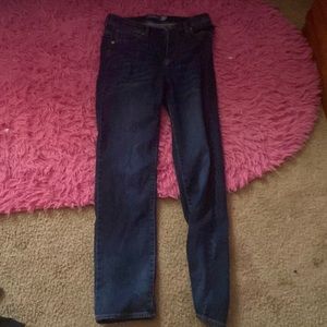 It’s a blue jean pants and size 14